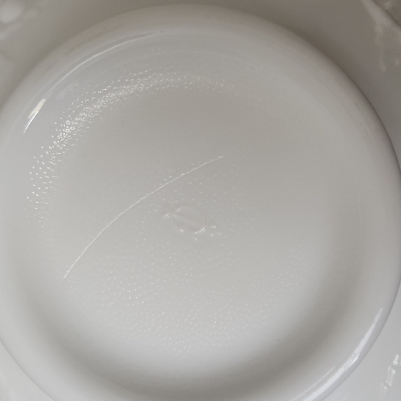 Vintage Marked Imperial Glass grape pattern opaque white milk glass bowl - Picture 3 of 7